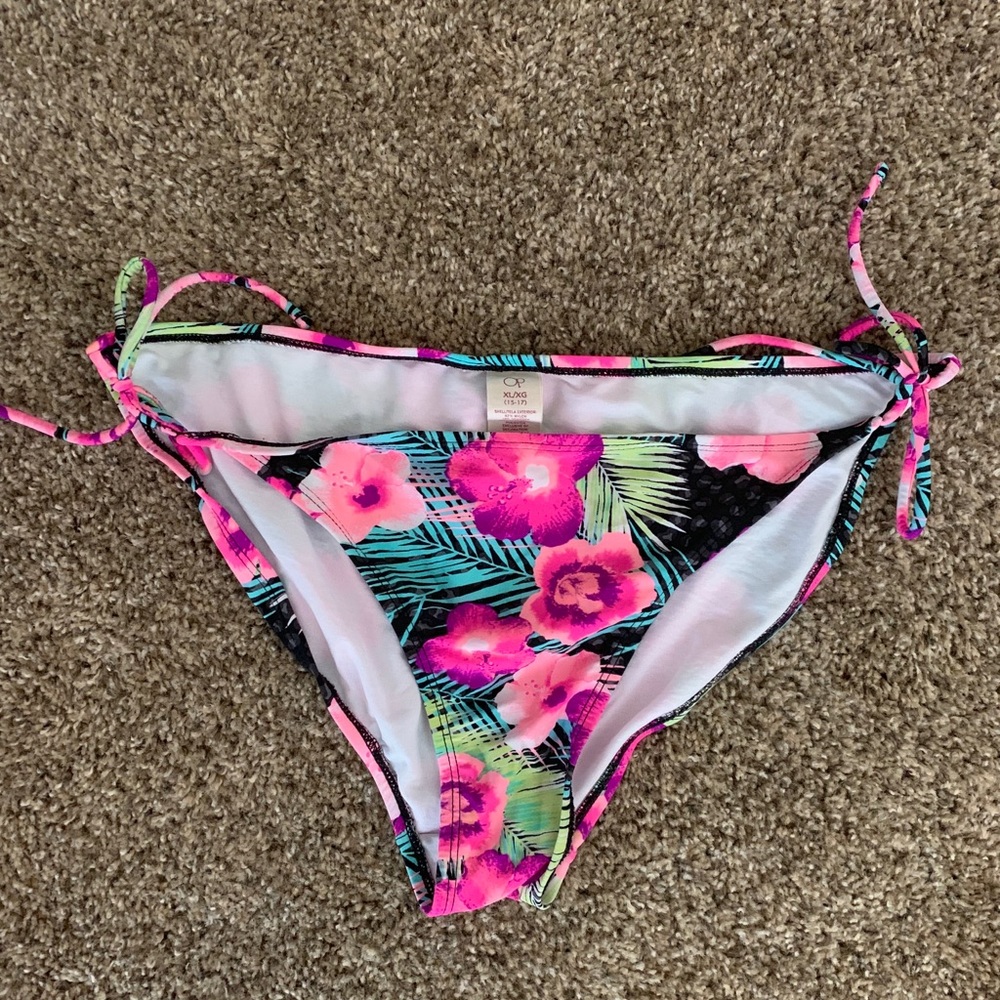 Bathing suit bottoms